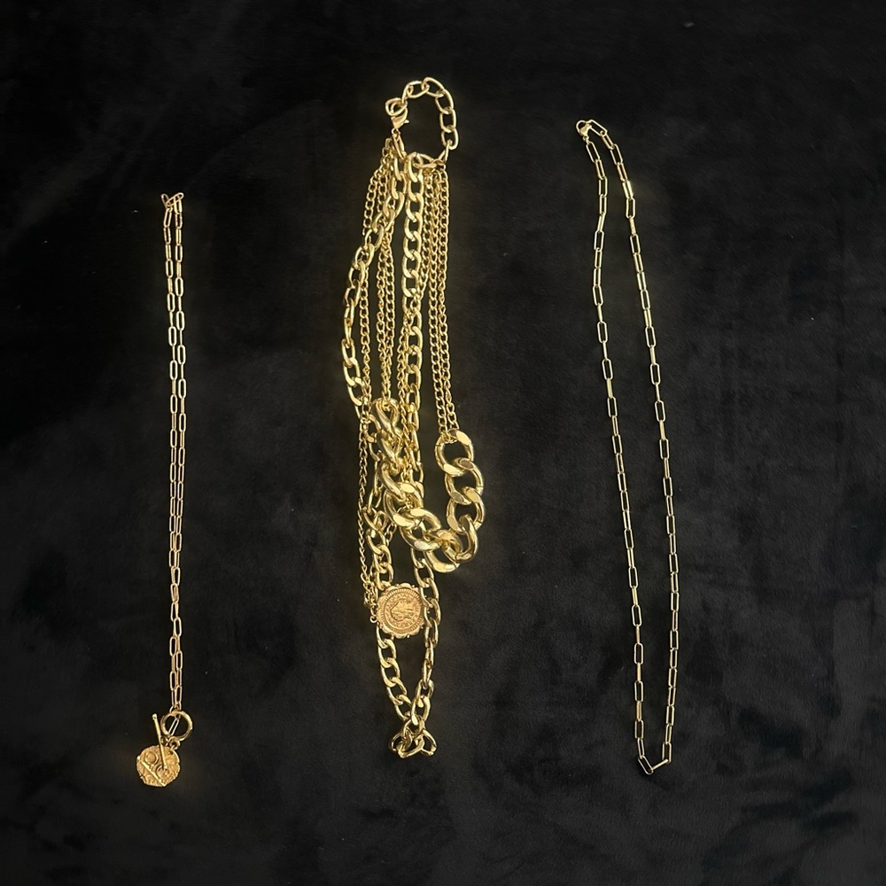 Costume Gold Jewelry Lot of 3 Necklaces- Excellent Condition Great for Layering